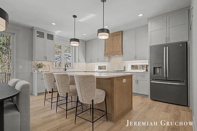 2160 Engleside Drive SE, Grand Rapids, MI 49546