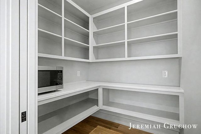 2160 Engleside Drive SE, Grand Rapids, MI 49546