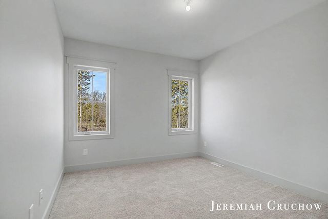 2160 Engleside Drive SE, Grand Rapids, MI 49546