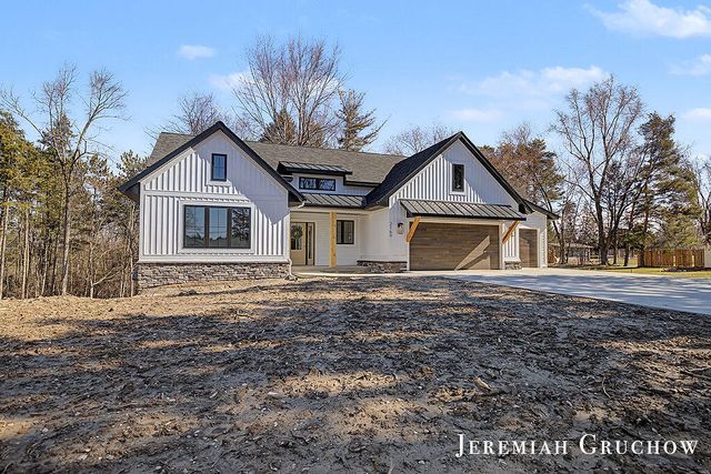 2160 Engleside Drive SE, Grand Rapids, MI 49546