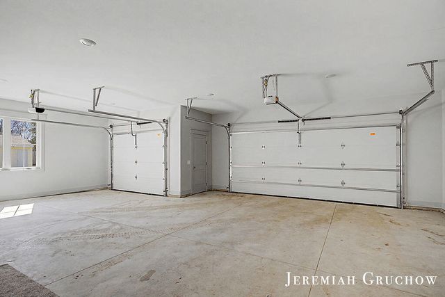 2160 Engleside Drive SE, Grand Rapids, MI 49546