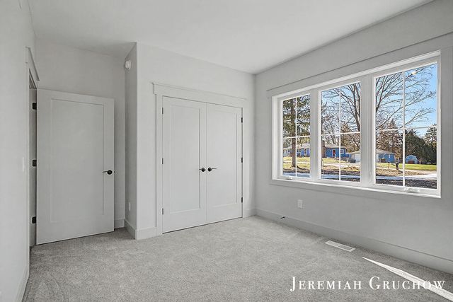 2160 Engleside Drive SE, Grand Rapids, MI 49546