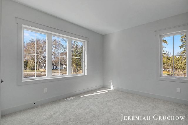 2160 Engleside Drive SE, Grand Rapids, MI 49546