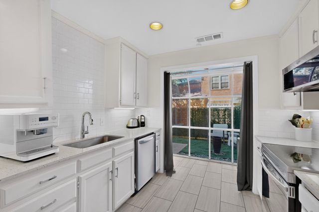 17335 Remington Park Place, Dallas, TX 75252