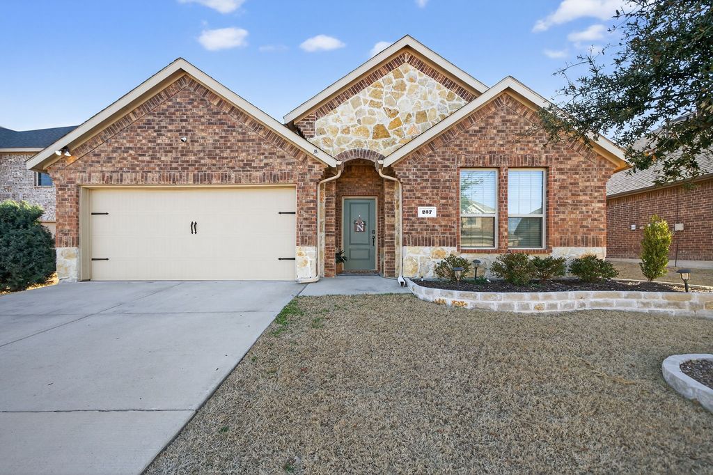 237 Jefferson Lane, Fate, TX 75189