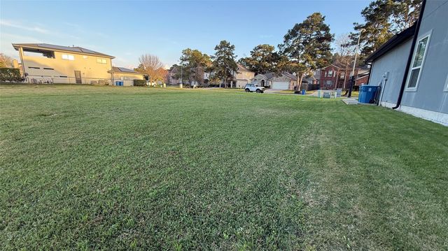 18821 Aquatic Drive, Houston, TX 77346