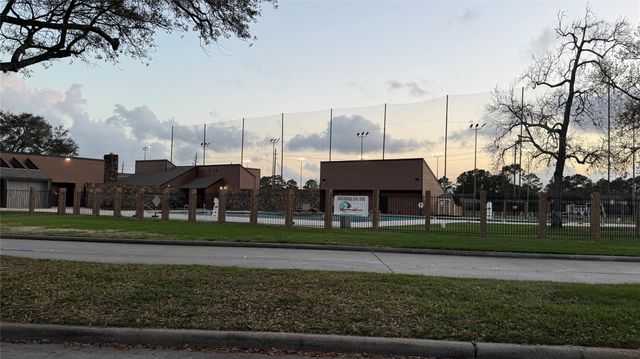 18821 Aquatic Drive, Houston, TX 77346