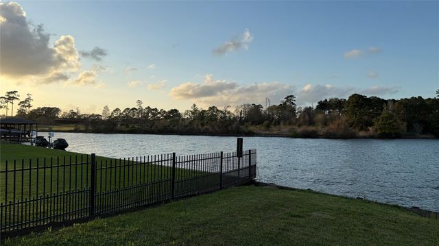 18821 Aquatic Drive, Houston, TX 77346
