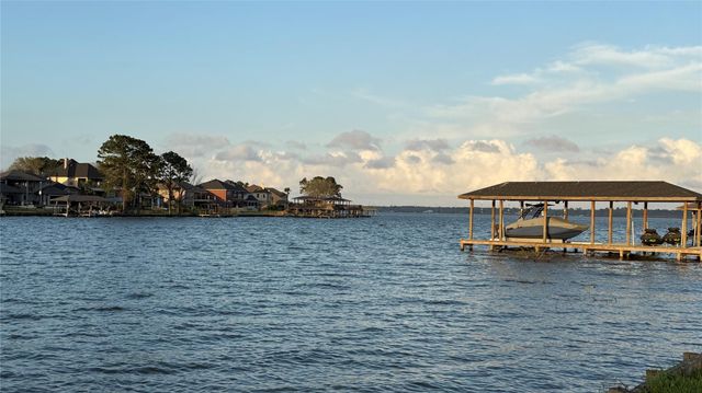 18821 Aquatic Drive, Houston, TX 77346