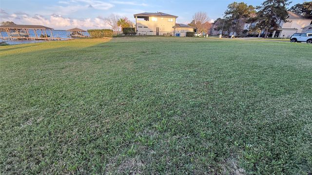 18821 Aquatic Drive, Houston, TX 77346