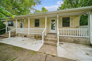 825 SE 22nd, Pryor, OK 74361
