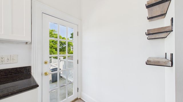 180 Broad Street E, Charleston, SC 29401