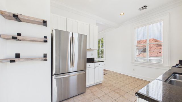 180 Broad Street E, Charleston, SC 29401