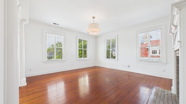 180 Broad Street E, Charleston, SC 29401