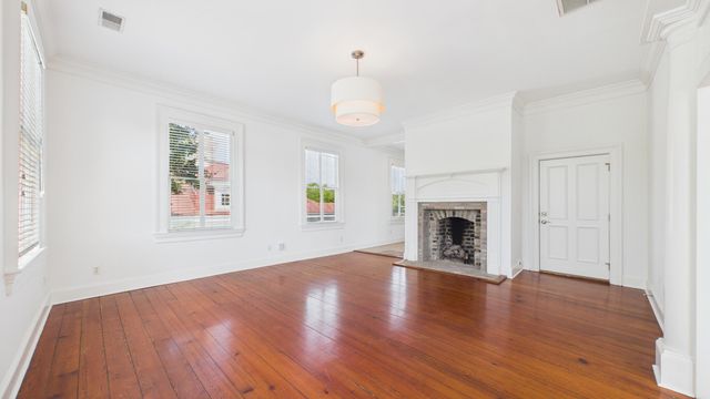 180 Broad Street E, Charleston, SC 29401