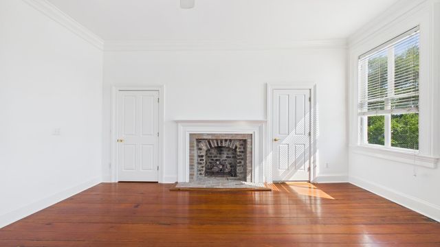 180 Broad Street E, Charleston, SC 29401