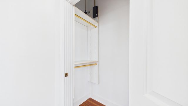 180 Broad Street E, Charleston, SC 29401