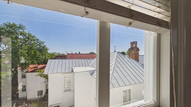 180 Broad Street E, Charleston, SC 29401