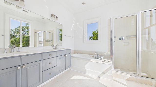 180 Broad Street E, Charleston, SC 29401