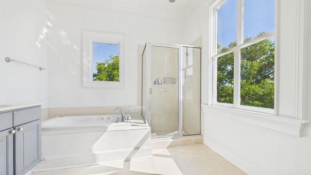 180 Broad Street E, Charleston, SC 29401