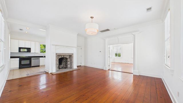 180 Broad Street E, Charleston, SC 29401