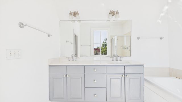 180 Broad Street E, Charleston, SC 29401
