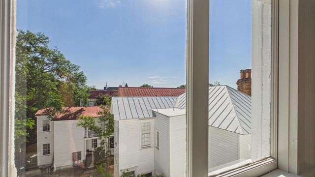 180 Broad Street E, Charleston, SC 29401