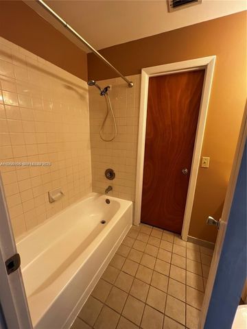 889 Hamilton Drive 889I, Homestead, FL 33034