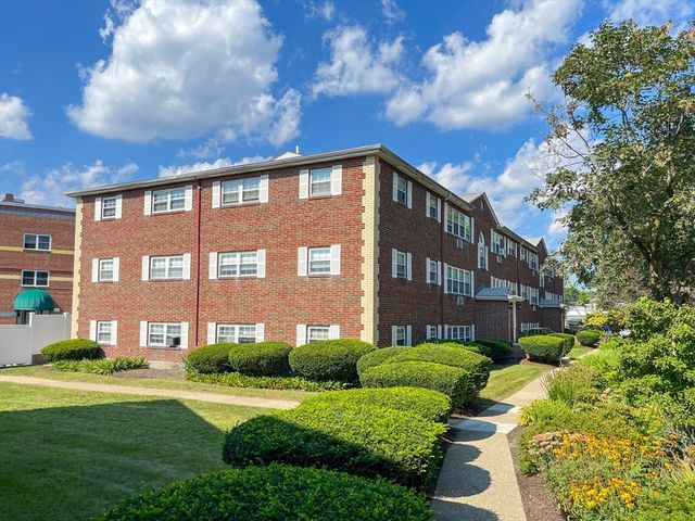 5 Cass St 1, Boston, MA 02132