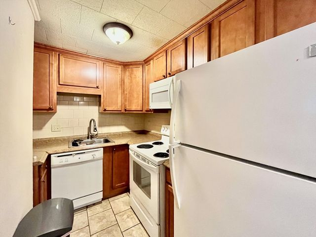 5 Cass St 1, Boston, MA 02132