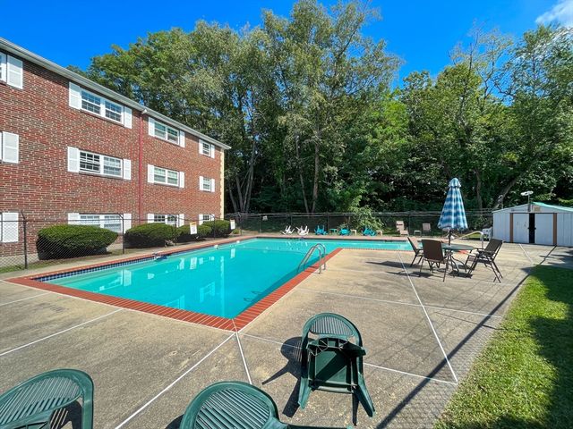 5 Cass St 1, Boston, MA 02132