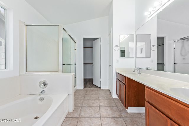 3041 E Wahalla Lane, Phoenix, AZ 85050