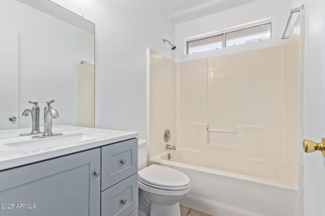 3041 E Wahalla Lane, Phoenix, AZ 85050