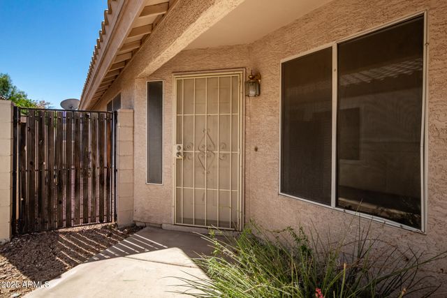 3041 E Wahalla Lane, Phoenix, AZ 85050
