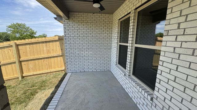 498 W Foxrun, Springfield, TN 37172