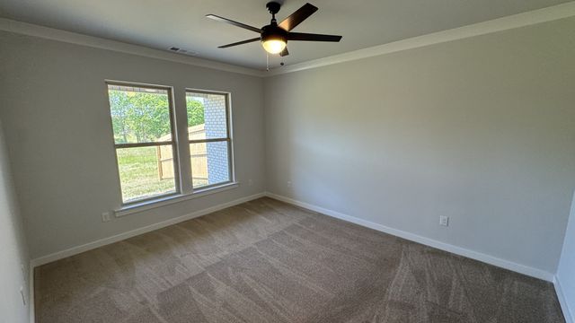 498 W Foxrun, Springfield, TN 37172