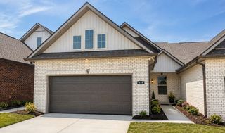 498 W Foxrun, Springfield, TN 37172