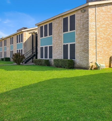 601 Bellaire Drive, Hurst, TX 76053