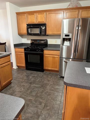 8025 Springdale Drive, White Lake, MI 48386