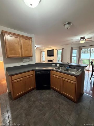 8025 Springdale Drive, White Lake, MI 48386