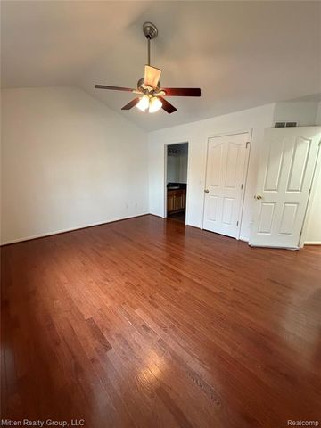 8025 Springdale Drive, White Lake, MI 48386