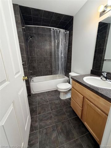 8025 Springdale Drive, White Lake, MI 48386