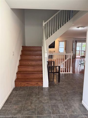 8025 Springdale Drive, White Lake, MI 48386