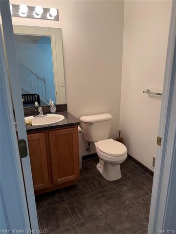 8025 Springdale Drive, White Lake, MI 48386