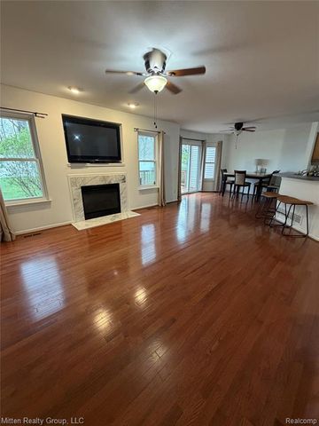 8025 Springdale Drive, White Lake, MI 48386