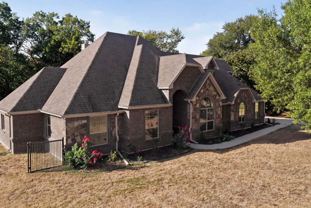 108 WINDING WAY, Azle, TX 76020 — photo 2