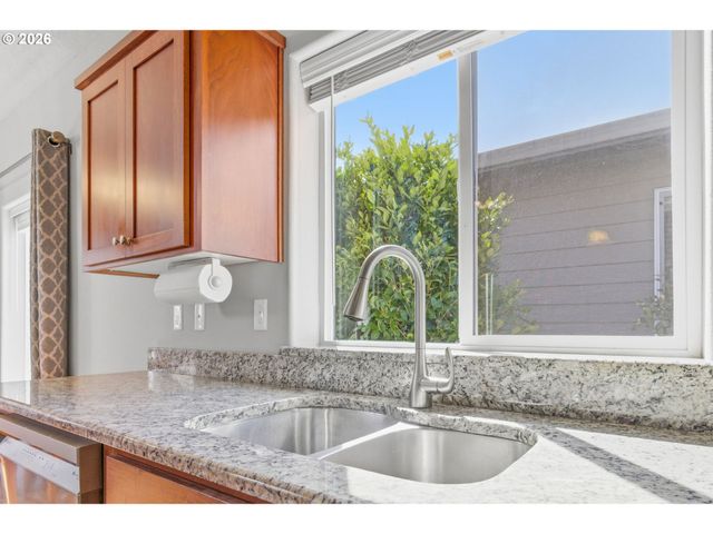 2418 EQUESTRIAN Loop S, Salem, OR 97302