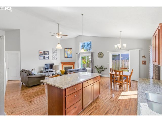 2418 EQUESTRIAN Loop S, Salem, OR 97302