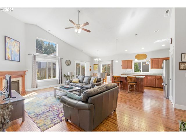 2418 EQUESTRIAN Loop S, Salem, OR 97302