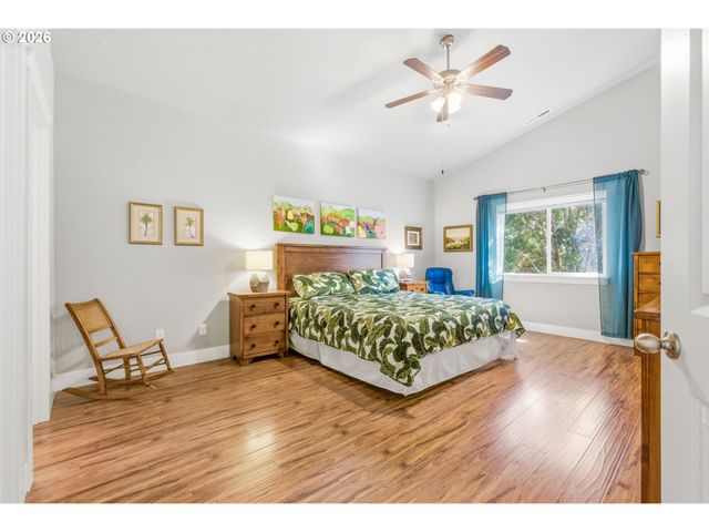 2418 EQUESTRIAN Loop S, Salem, OR 97302